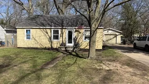 2970 Valley St, Norton Shores, MI 49444
