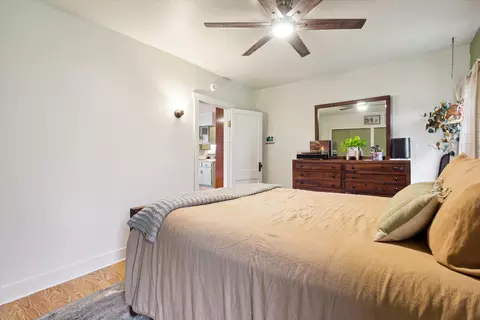 Bedroom - 4154 W Carpenter Rd, Flint, MI 48504 photo 3 of 4