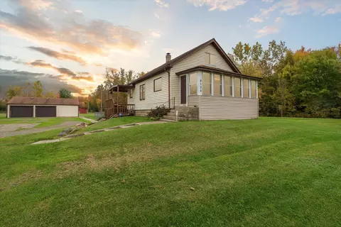 Exterior - 4154 W Carpenter Rd, Flint, MI 48504 photo 1 of 13