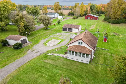 4154 W Carpenter Rd, Flint, MI 48504