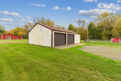 Exterior - 4154 W Carpenter Rd, Flint, MI 48504 photo 6 of 13