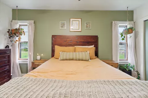 Bedroom - 4154 W Carpenter Rd, Flint, MI 48504 photo 1 of 4