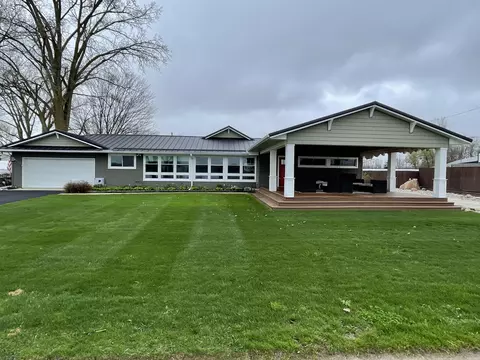 604 N Shore Dr, Crystal, MI 48818