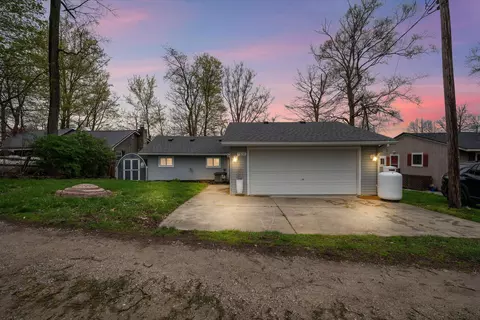 9874 Highland Dr, Montgomery, MI 49255