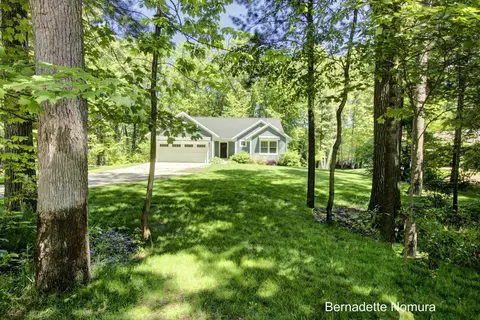 14347 Johnson St, Grand Haven, MI 49417