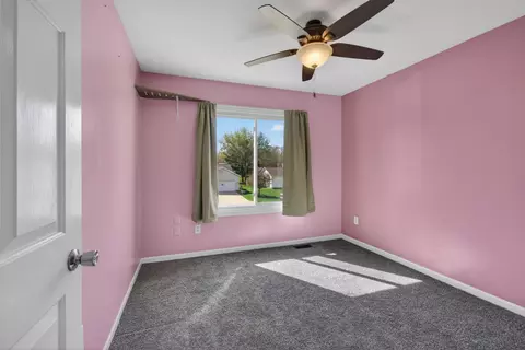 Bedroom - 5135 S Granite St, Jackson, MI 49201 photo 5 of 6