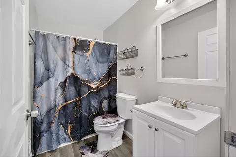 Bath - 5135 S Granite St, Jackson, MI 49201 photo 2 of 2