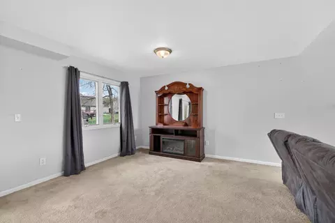 Living - 5135 S Granite St, Jackson, MI 49201 photo 5 of 5