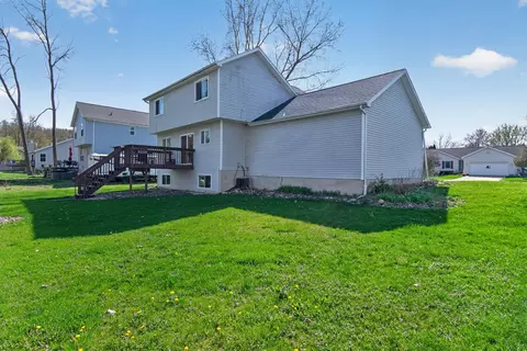 Exterior - 5135 S Granite St, Jackson, MI 49201 photo 4 of 6