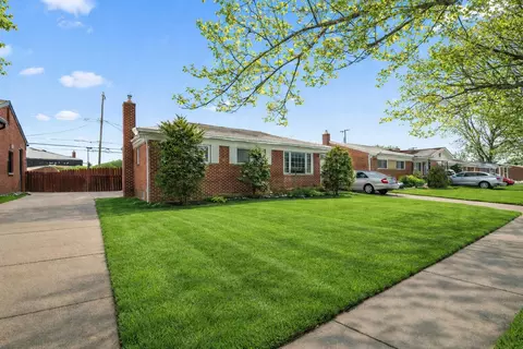 5845 Plainfield St, Dearborn Heights, MI 48127