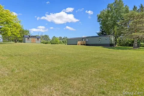 1595 N County Line Rd, Six Lakes, MI 48886