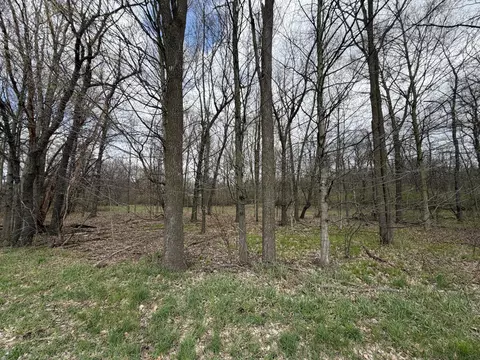 9916 Summit Ave NE, Rockford, MI 49341