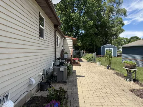Exterior - 4022 Donnely Rd, Jackson, MI 49201 photo 4 of 10