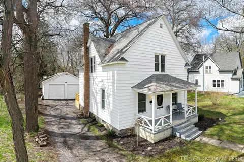 113 N Prospect St, Belding, MI 48809