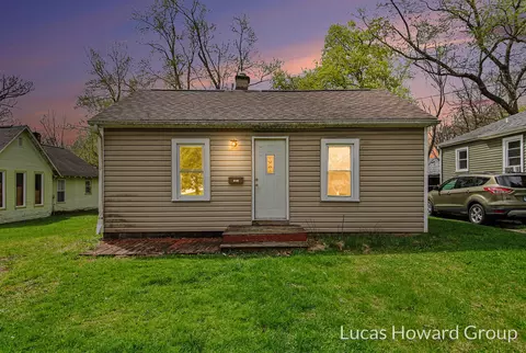 3532 Lowden St, Kalamazoo, MI 49008