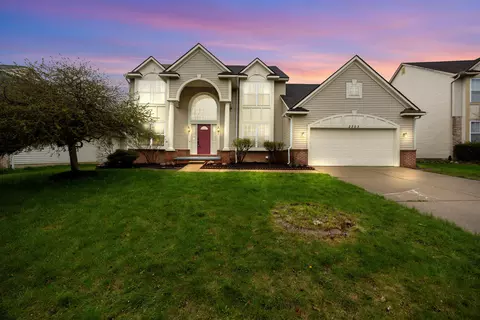2353 Timbercrest Ct, Ann Arbor, MI 48105