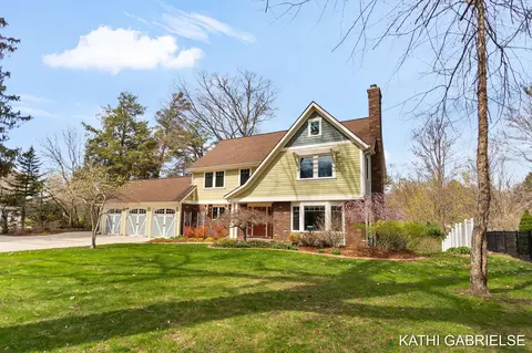 18886 Greenwood Ct, Spring Lake, MI 49456