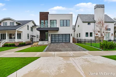 2115 Lake Dr SE, Grand Rapids, MI 49506