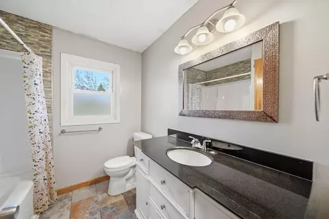 Bath - 1190 Ferndale Rd, Jackson, MI 49201 photo 4 of 5