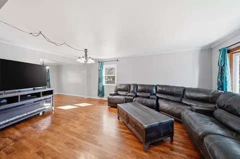Living - 1190 Ferndale Rd, Jackson, MI 49201 photo 1 of 6