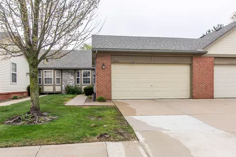 1854 N Kenwyck Dr, Ypsilanti, MI 48198