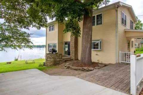 425 Oakwood Ave, Clarklake, MI 49234