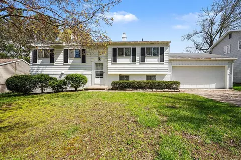 7639 Walcott St, Portage, MI 49024