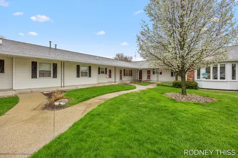 1908 Elizabeth Ln, Jenison, MI 49428