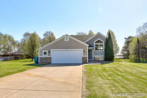 3391 Heathridge Trl, Hamilton, MI 49419