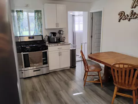 Kitchen - 3013 E South St, Jackson, MI 49201 photo 2 of 3