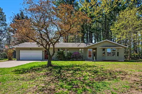 5976 Lake St, Fennville, MI 49408