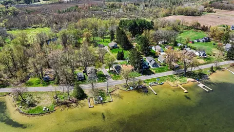 5976 Lake St, Fennville, MI 49408