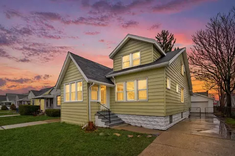 345 E Goulson Ave, Hazel Park, MI 48030