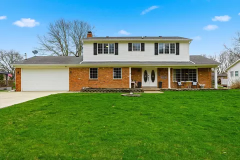 1888 Squaw Lagoon Dr, Oxford, MI 48371