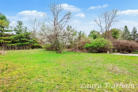 289 Crest, Douglas, MI 49406 photo 3