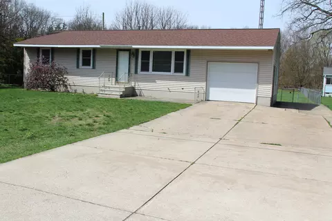4435 Thompson St, Norton Shores, MI 49441