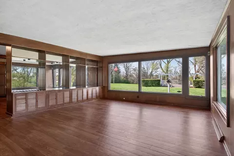 Living - 6231 Moon Lake Rd, Jackson, MI 49201 photo 6 of 8
