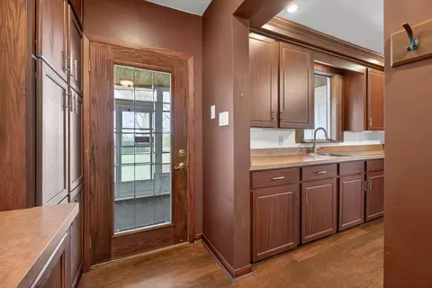 Entry Way - 6231 Moon Lake Rd, Jackson, MI 49201 photo 1 of 3