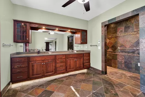 Bath - 6231 Moon Lake Rd, Jackson, MI 49201 photo 3 of 6