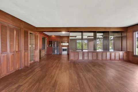 Living - 6231 Moon Lake Rd, Jackson, MI 49201 photo 8 of 8