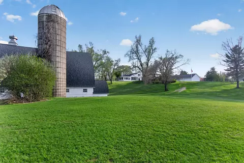 Exterior - 6231 Moon Lake Rd, Jackson, MI 49201 photo 15 of 17