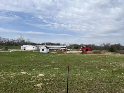 Exterior - 4785 N Vining Rd, Lakeview, MI 48850 photo 2 of 6