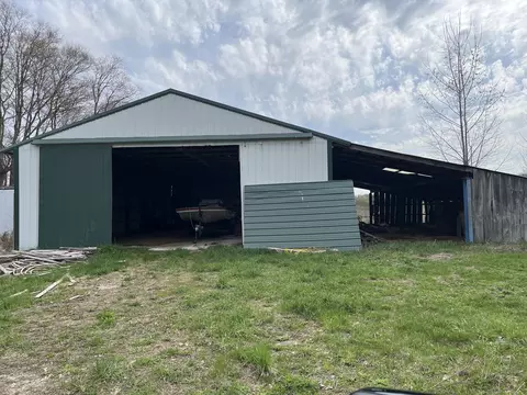 Exterior - 4785 N Vining Rd, Lakeview, MI 48850 photo 5 of 6