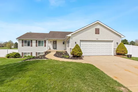 4092 Arndt Ct, Dorr, MI 49323