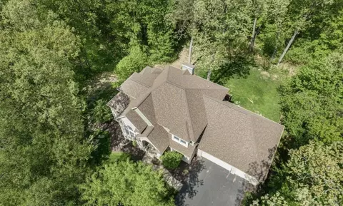 7023 Dunloe Ct, Belmont, MI 49306