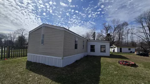 6271 Hawkins Rd, Jackson, MI 49201