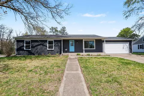 107 E Oakland Pl, Battle Creek, MI 49015