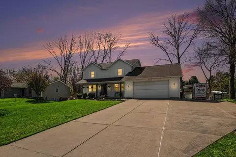 8500 S Maple Ct, Zeeland, MI 49464