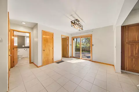 Entry Way - 1235 Winifred St, Jackson, MI 49202 photo 2 of 3