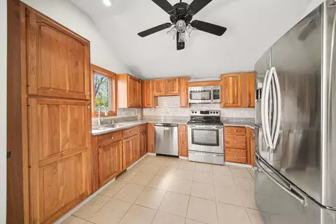 Kitchen - 1235 Winifred St, Jackson, MI 49202 photo 1 of 2